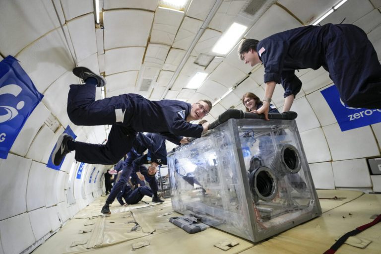 Students floating within a Boeing 727
