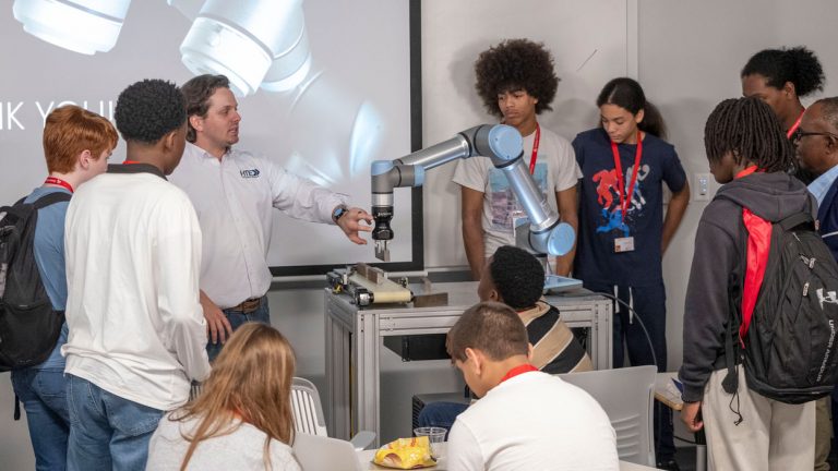 Inaugural UMSL Engineering Camp helps high school students build excitement about the field
