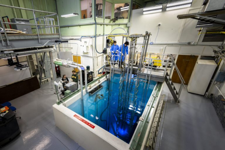 Missouri S&T nuclear reactor glows blue
